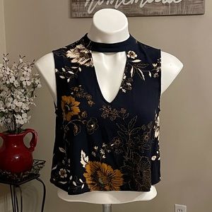 Kendall & Kylie Black Top with Flower Print - Size M